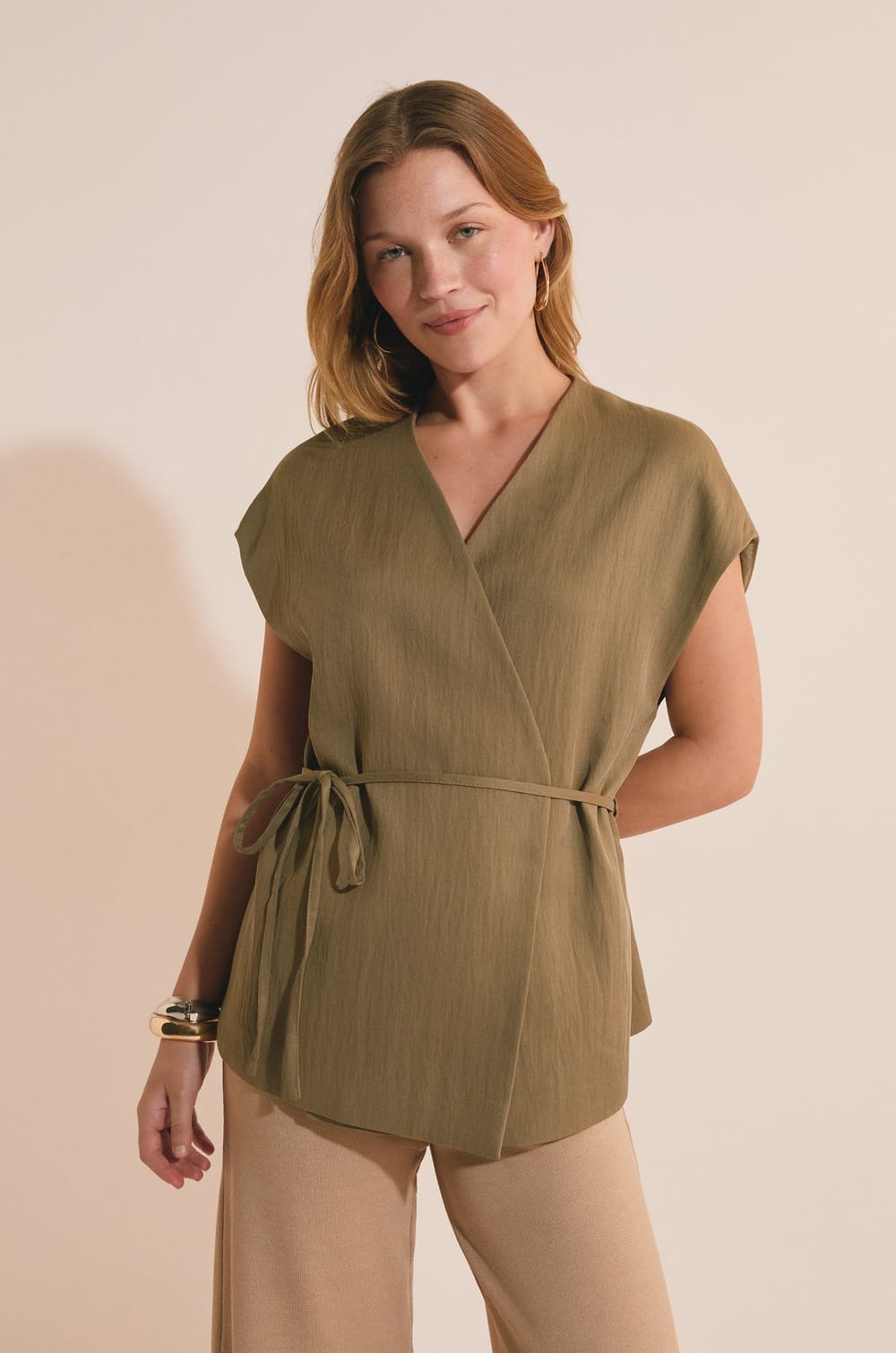 Veste kimono sans manches;${refinementColor}