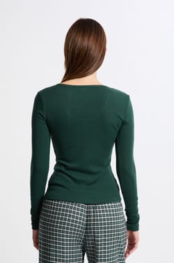 T-Shirt mit Rundhals Ausschnitt und Knöpfen;${refinementColor}