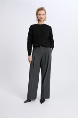 Cable-knit backless sweater;${refinementColor}