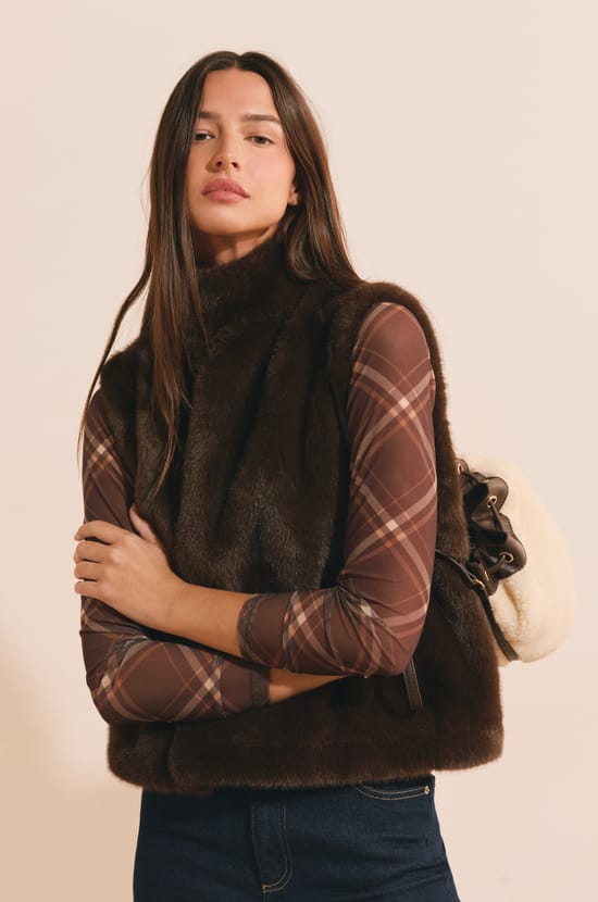 Gilet sans manches en fausse fourrure;${refinementColor}
