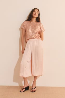 T-shirt manches courtes &agrave; sequins;${refinementColor}