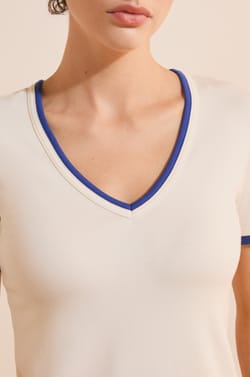 T-shirt &agrave; manches courtes col V en coton;${refinementColor}