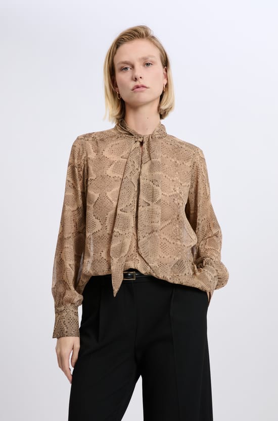 Blouse with front tie snake print;${refinementColor}