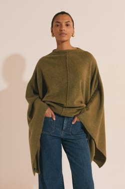 Pull poncho uni;${refinementColor}