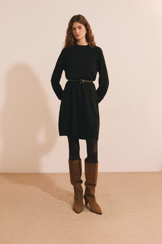Robe courte manches longues;${refinementColor}