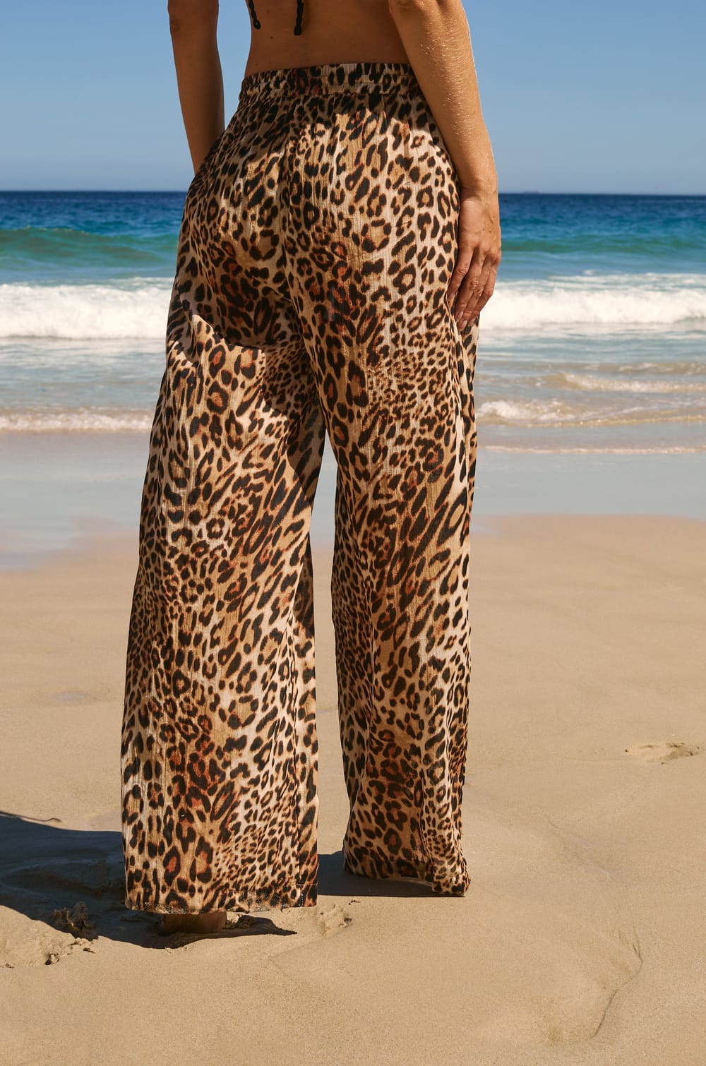 Pantalon fluide &eacute;laqstiqu&eacute; en coton &agrave; imprim&eacute; l&eacute;opard;${refinementColor}