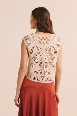 T-shirt avec broderie;${refinementColor}