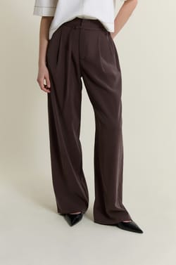 Pantalon large &agrave; pinces;${refinementColor}