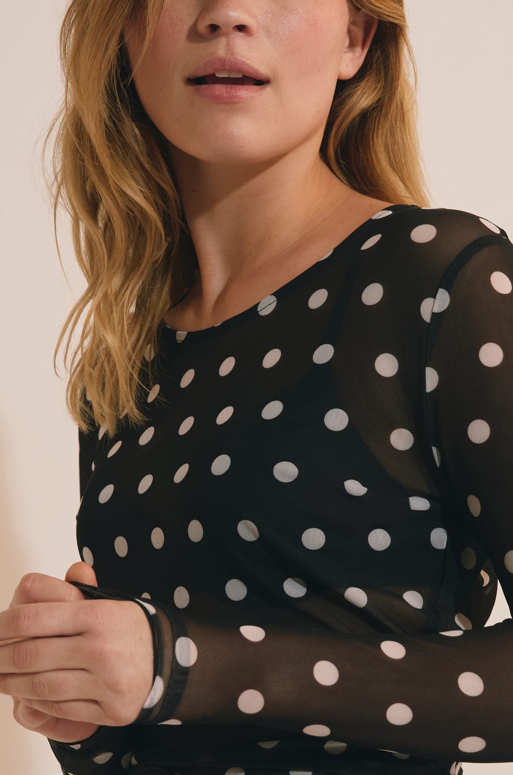 T-shirt manches longues &agrave; pois;${refinementColor}