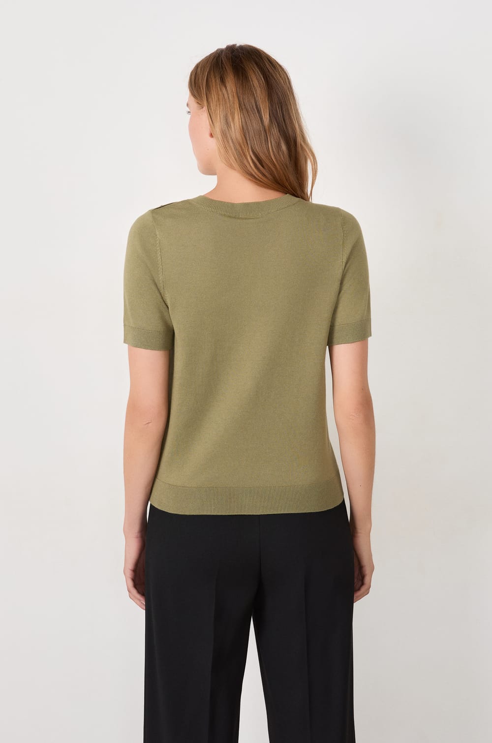 Pull col V manches courtes;${refinementColor}