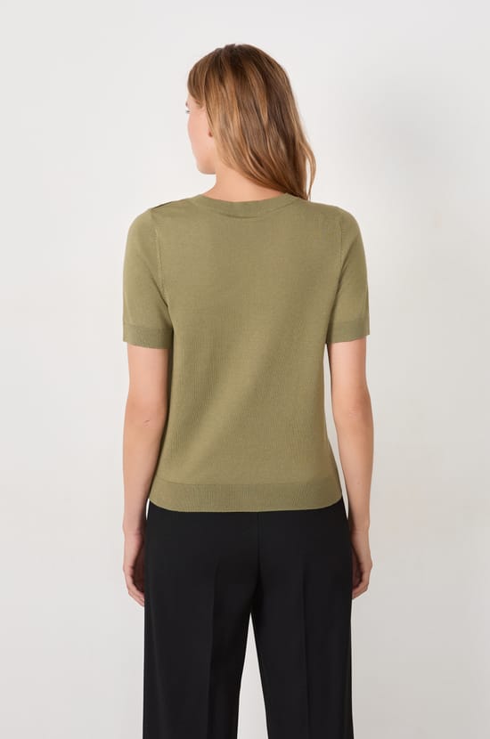 Short-sleeved V-neck sweater;${refinementColor}