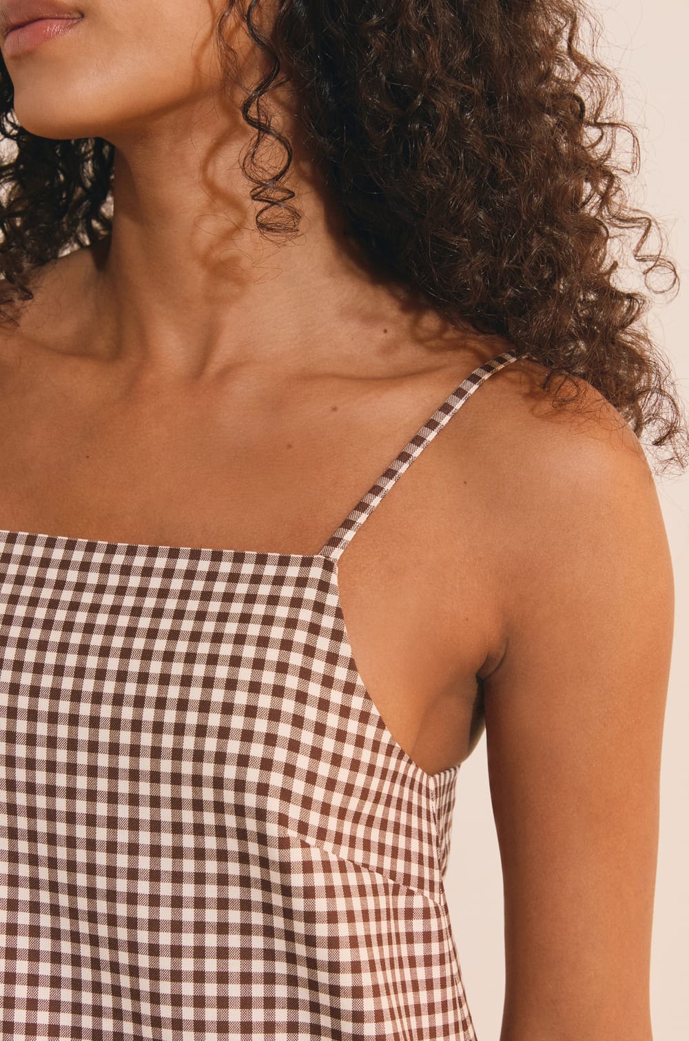 Robe courte &agrave; carreaux;${refinementColor}