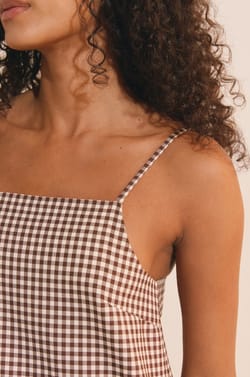 Robe courte &agrave; carreaux;${refinementColor}