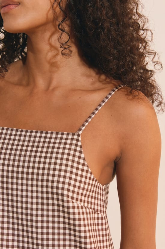 Robe courte &agrave; carreaux;${refinementColor}
