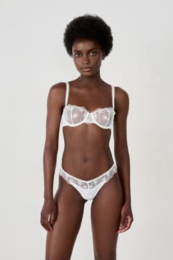 Tanga brodé;${refinementColor}