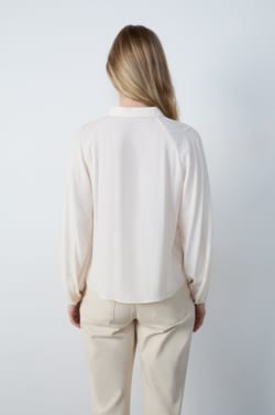 Long-sleeved shirt;${refinementColor}