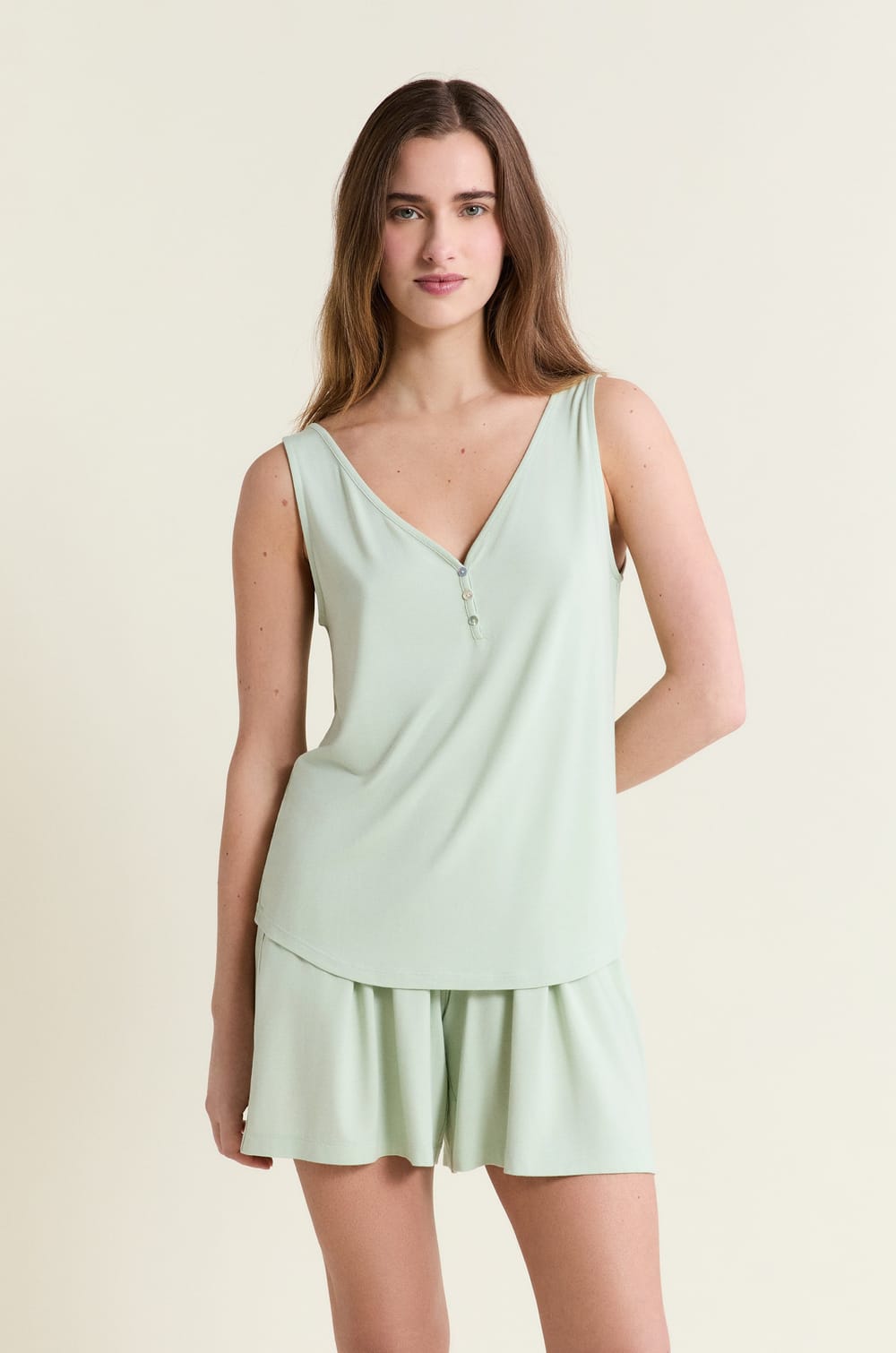 Top de pijama sin mangas con cuello en V de modal;${refinementColor}