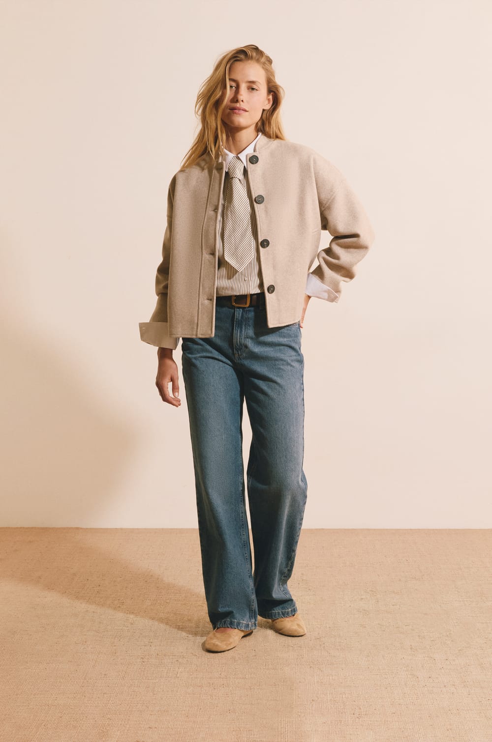 Short Buttoned Coat;${refinementColor}