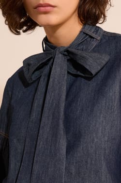 Chemise en jean avec lien &agrave; nouer;${refinementColor}
