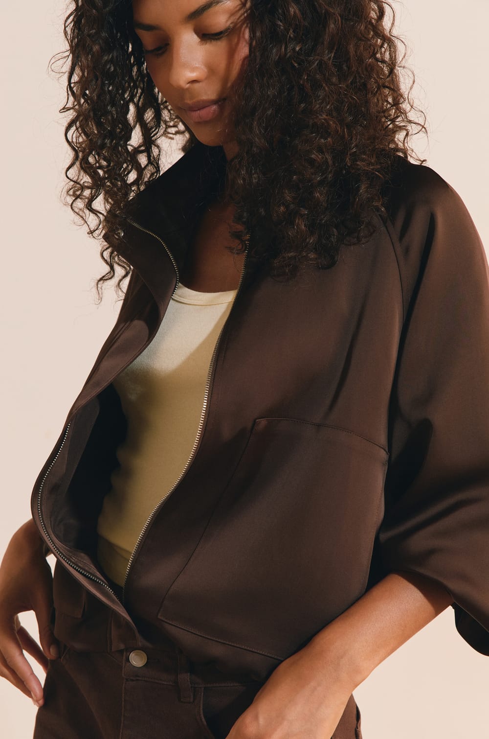 Veste courte satin&eacute;e;${refinementColor}