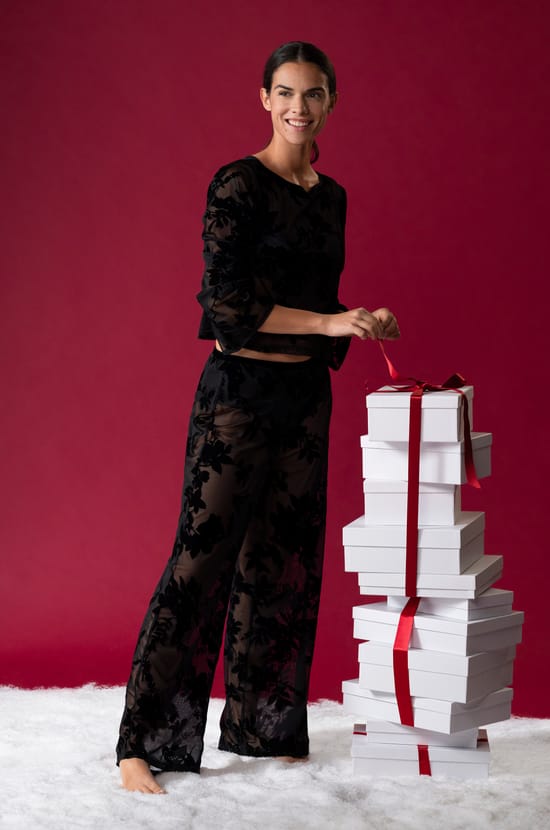 Transparentes Top mit Blumenmuster;${refinementColor}