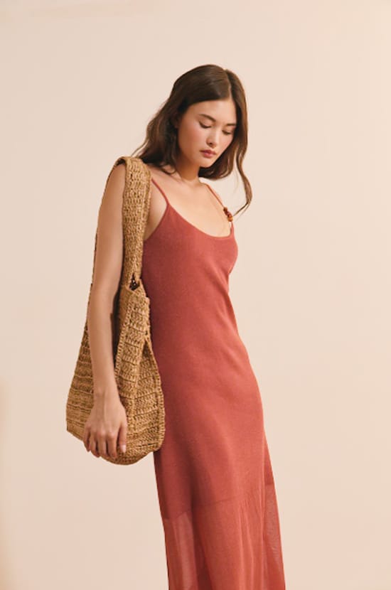 Robe longue &agrave; bretelles;${refinementColor}
