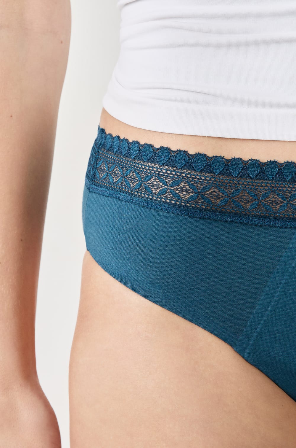 Heavy Flow - Cotton Period Brief;${refinementColor}