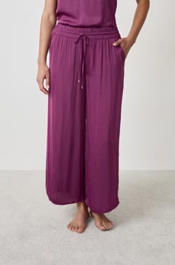 Pantalon satin&eacute; coupe large;${refinementColor}