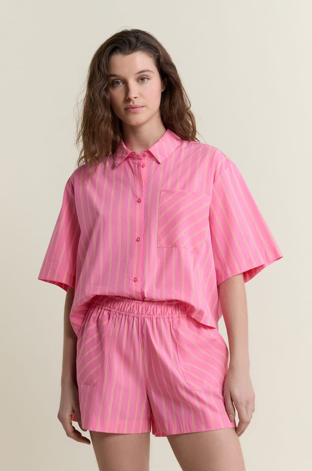 Pantal&oacute;n corto de pijama a rayas con algod&oacute;n;${refinementColor}