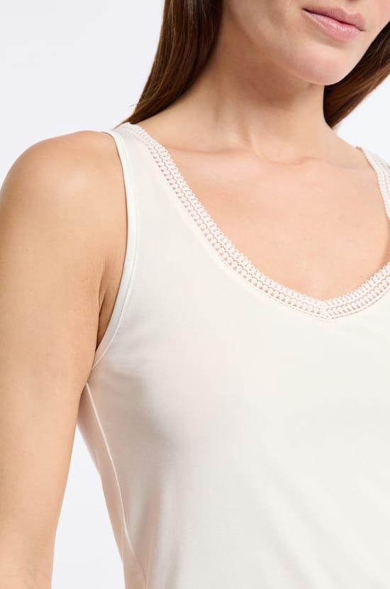 Top na ramiączkach z dzianiny termicznej;${refinementColor}