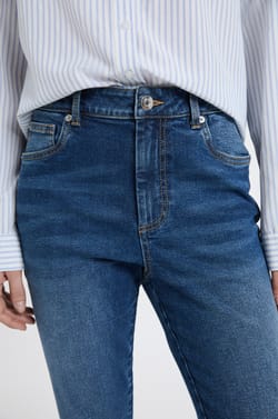 Slim Cut Jeans;${refinementColor}