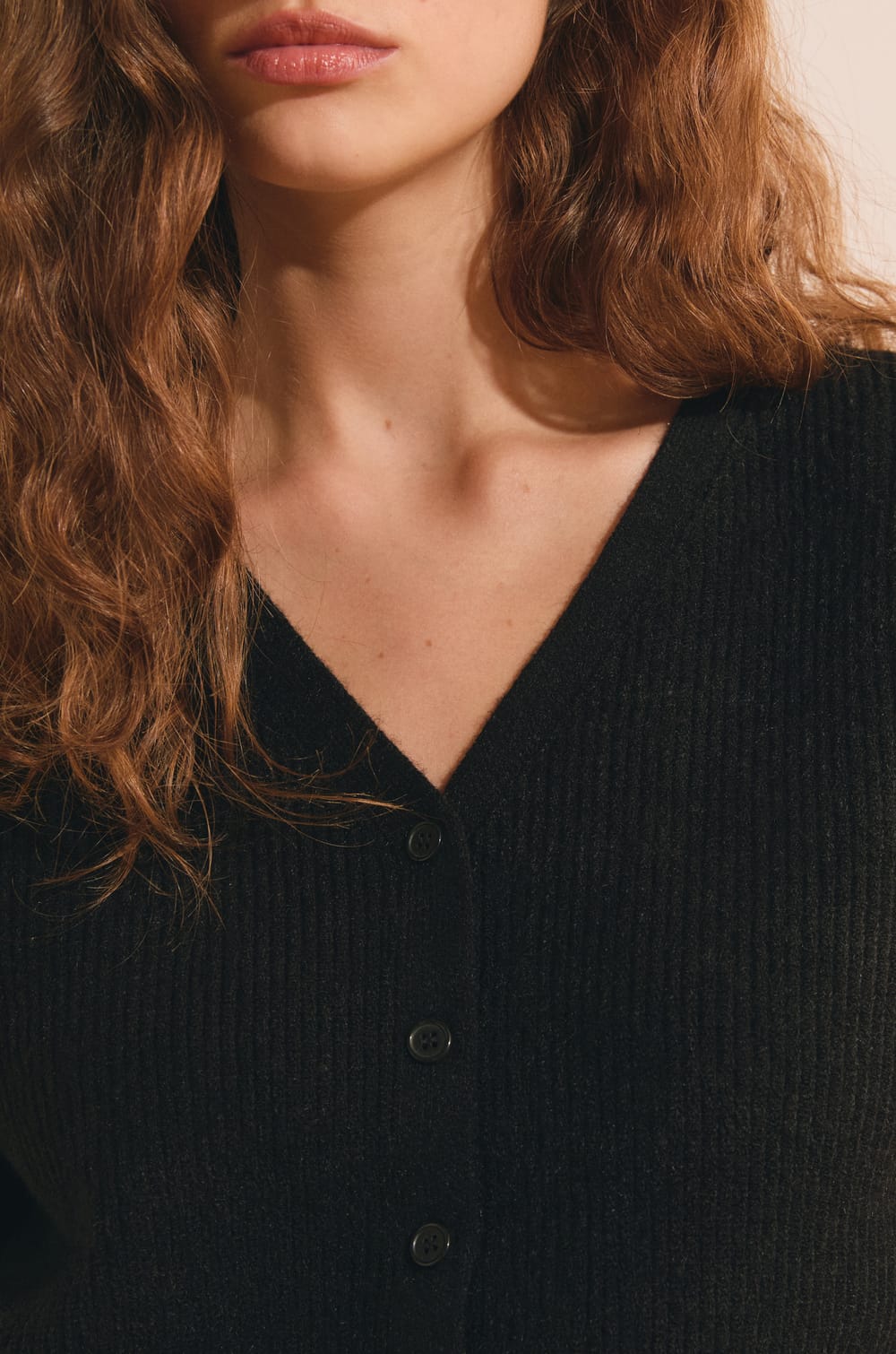 Cardigan col V;${refinementColor}
