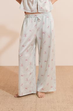 Pantal&oacute;n 7/8 de sat&eacute;n con estampado;${refinementColor}