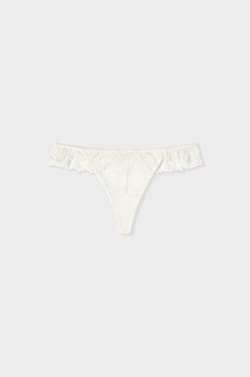 String en dentelle;${refinementColor}