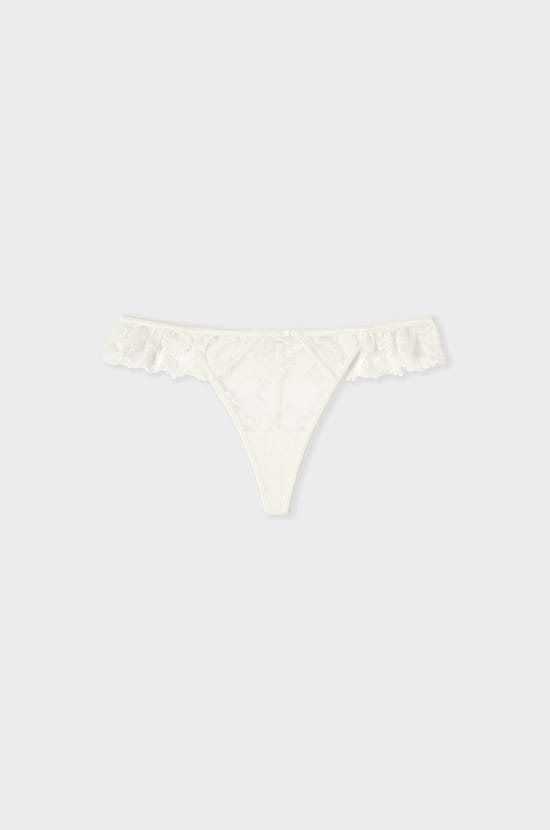 String en dentelle;${refinementColor}