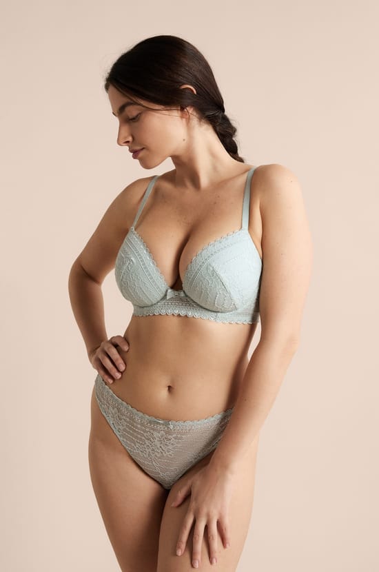 Podprsenka č. 5 &ndash;  S tenk&yacute;mi ko&scaron;&iacute;čky a hlubok&yacute;m v&yacute;střihem;${refinementColor}