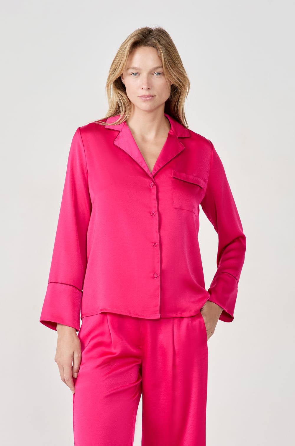 Chemise de pyjama satinée;${refinementColor}