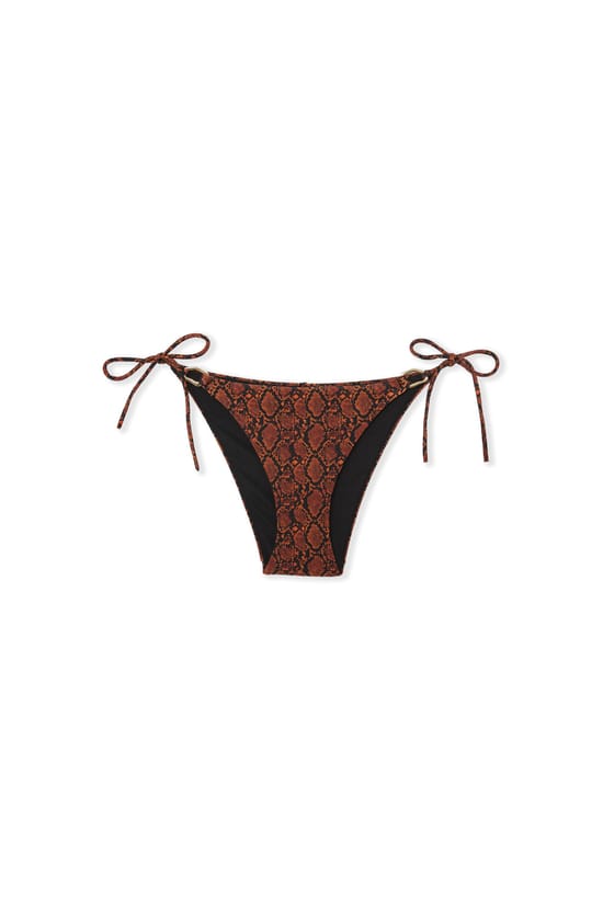 Bas de maillot de bain bikini &agrave; nouer &agrave; imprim&eacute; python et d&eacute;tail bijou;${refinementColor}