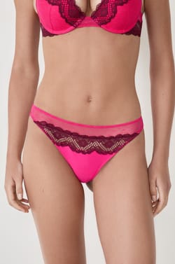 Tanga en dentelle;${refinementColor}