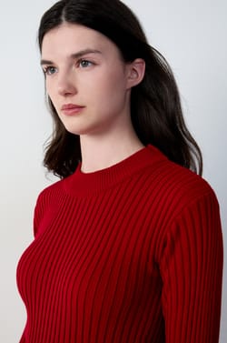 Robe courte en maille;${refinementColor}