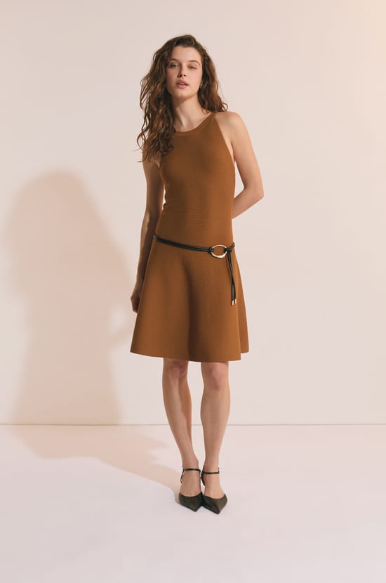 Robe courte en maille;${refinementColor}