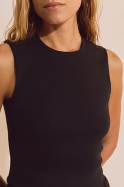 T-shirt sans manches en coton;${refinementColor}