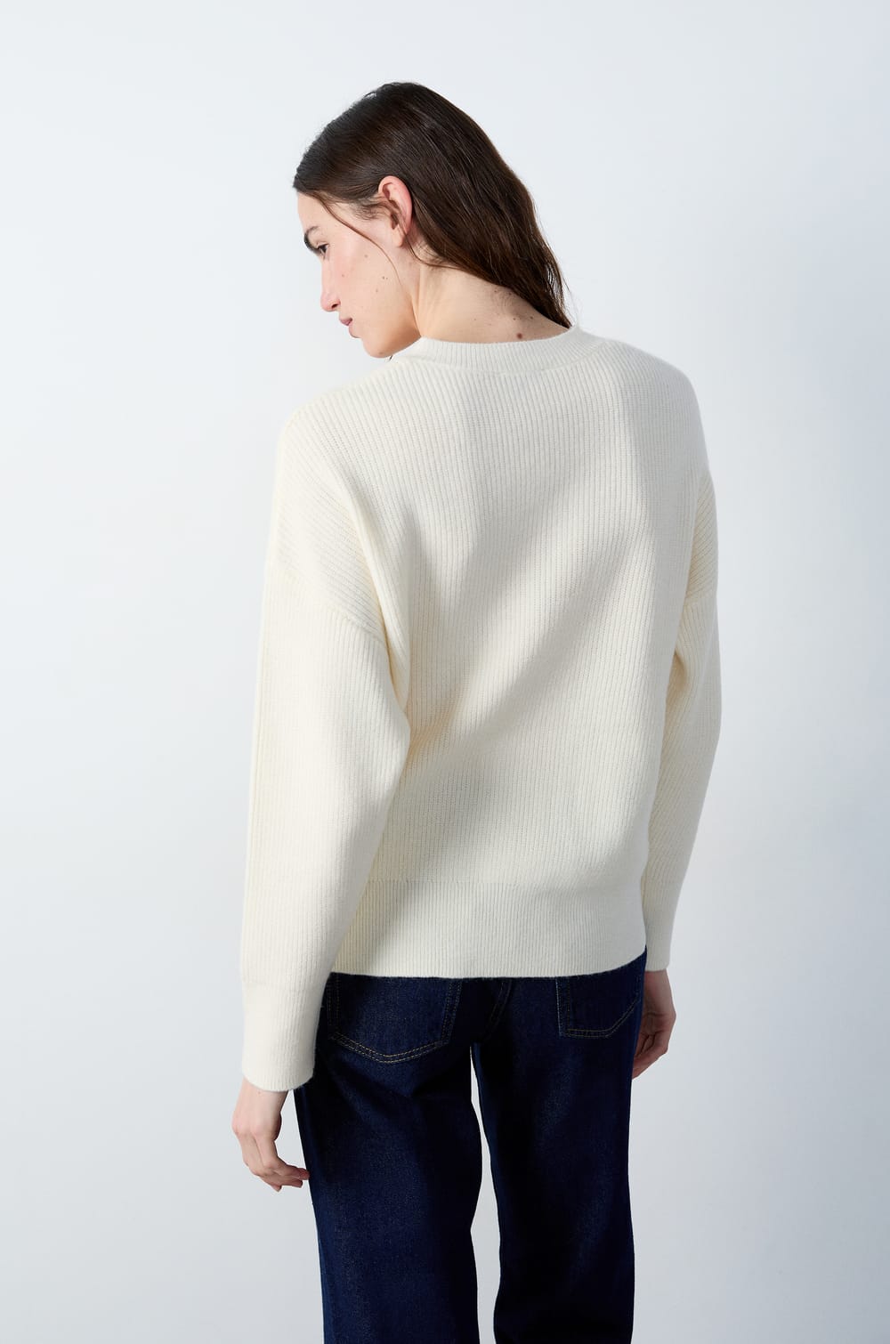 Long-sleeved V-neck sweater;${refinementColor}