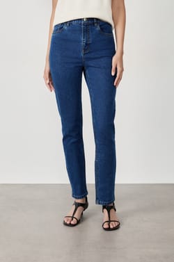 Slim-fit jeans;${refinementColor}
