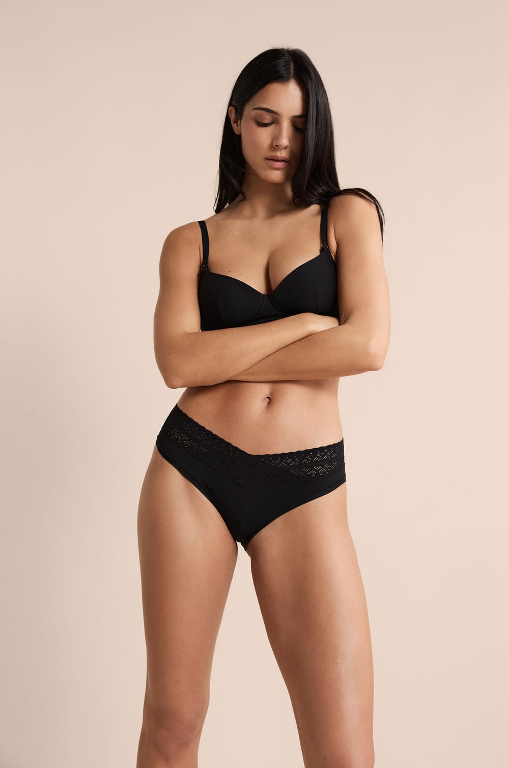 Maternity brief with lace details;${refinementColor}