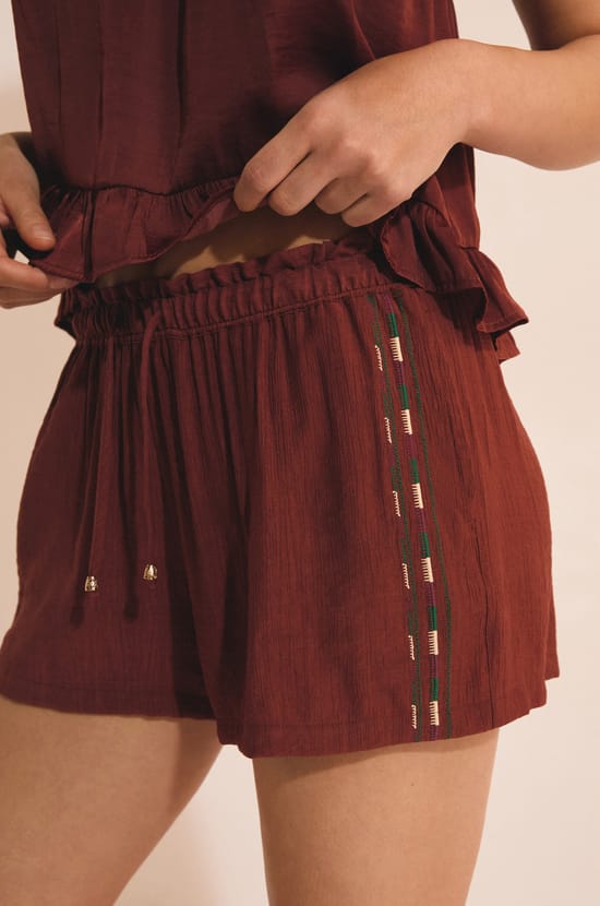 Pantal&oacute;n corto de pijama con cintura el&aacute;stica;${refinementColor}