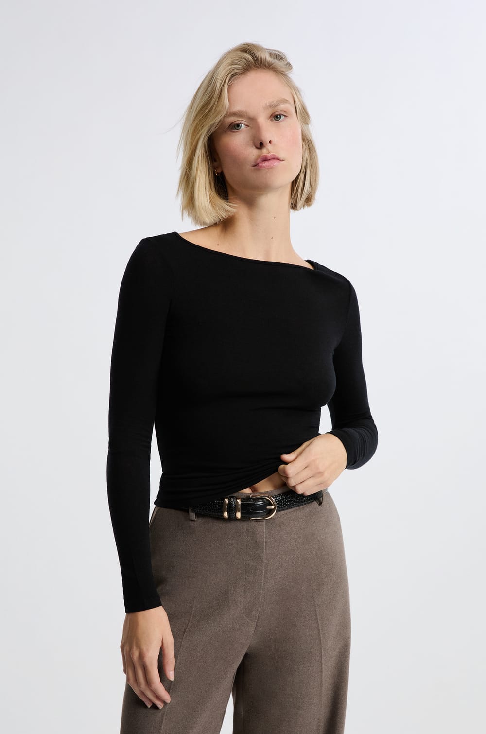 Camiseta con cuello barco de lana;${refinementColor}