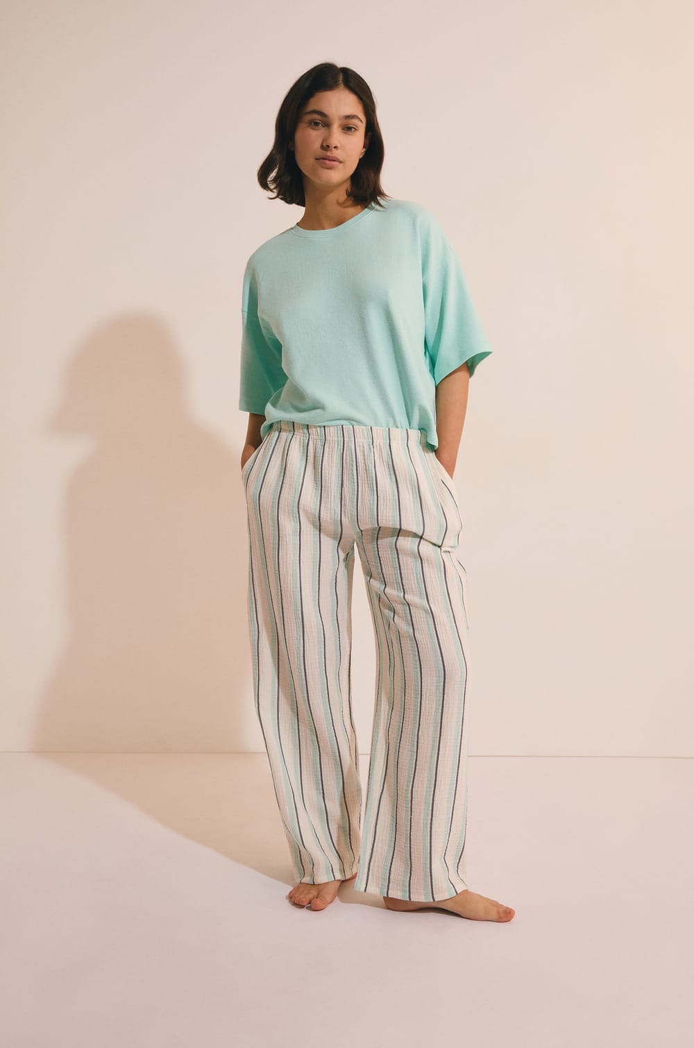 Pantal&oacute;n de pijama 7/8 a rayas de algod&oacute;n;${refinementColor}