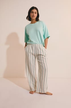Pantal&oacute;n de pijama 7/8 a rayas de algod&oacute;n;${refinementColor}