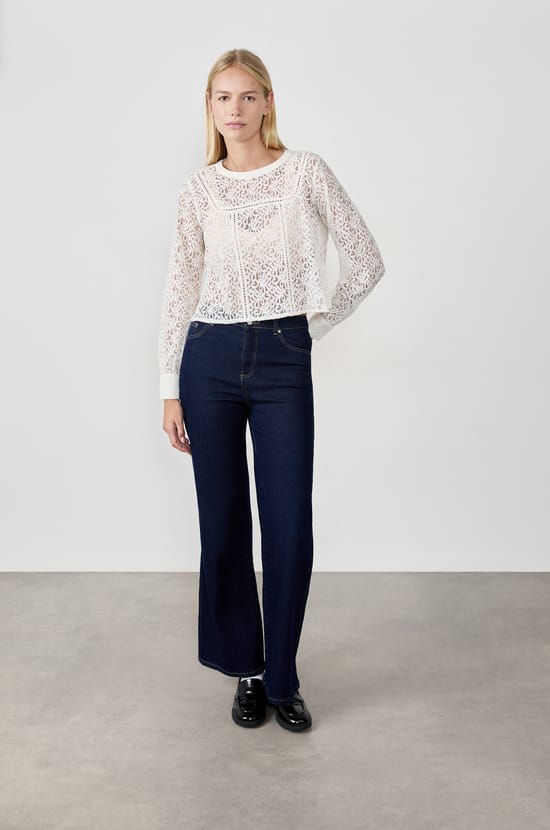 Top en dentelle;${refinementColor}